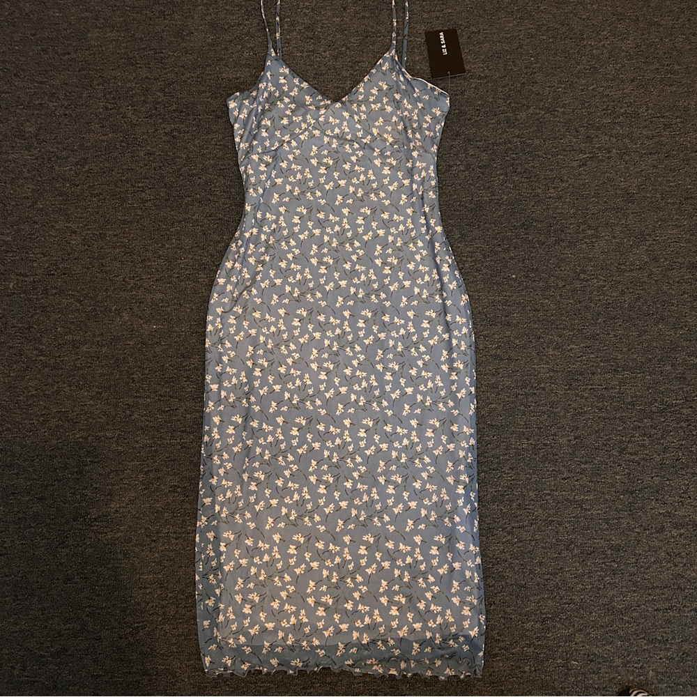 Chic Blue Floral Midi Dress
